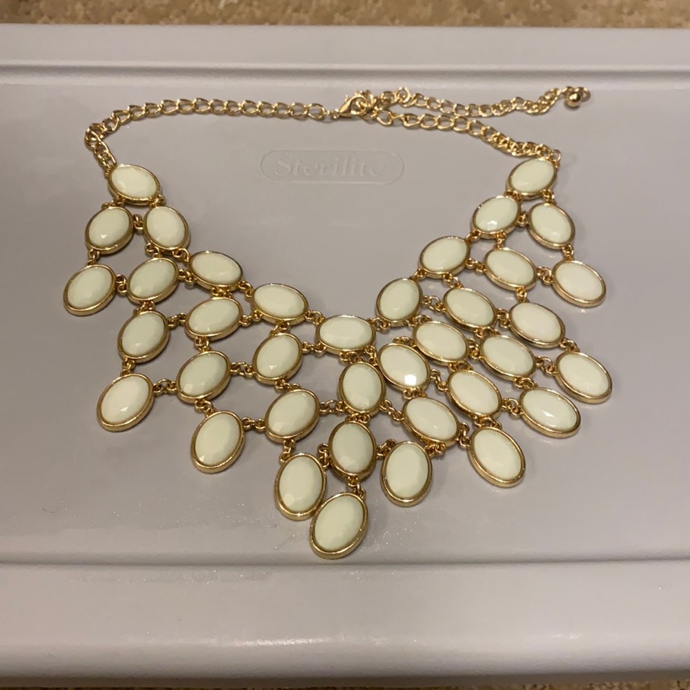 Statement necklace